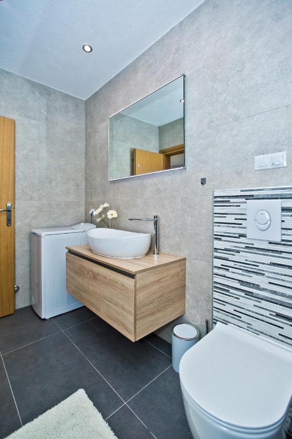 Apartament Anita *
